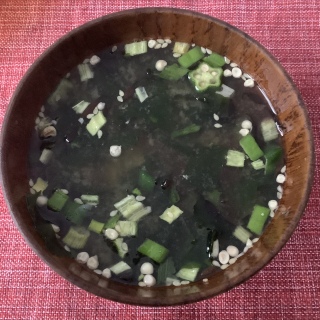 �I�N������I