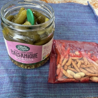 �������ɂ̓R���j�b�V�����H