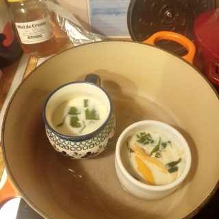 ���q����